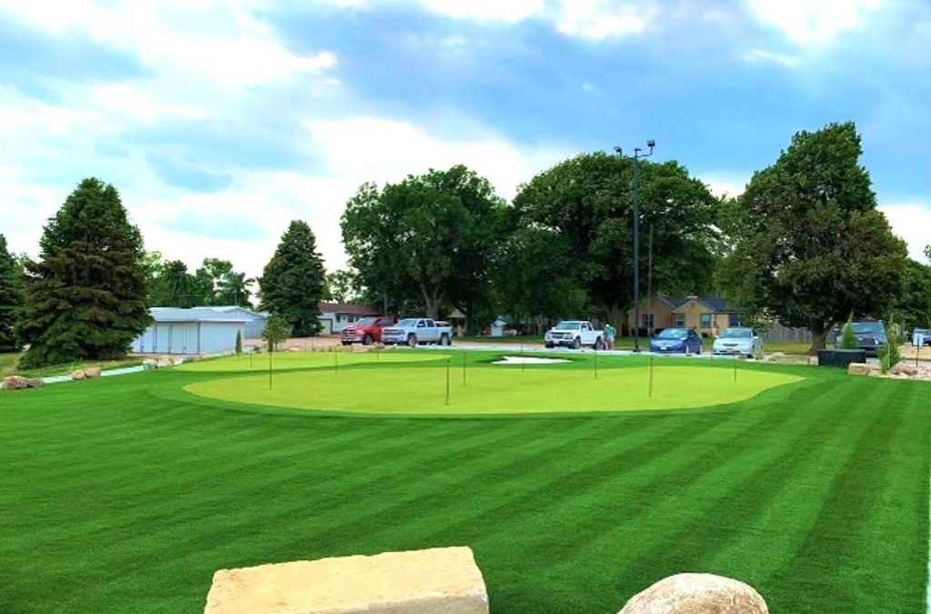 Maintaining the Perfect Synthetic Putting Green